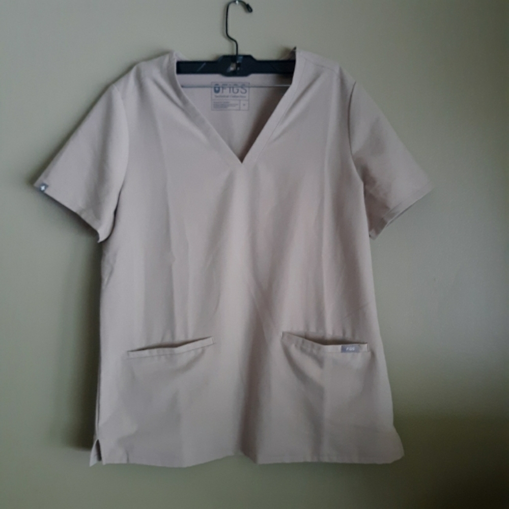 Like new figs scrub top